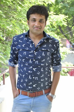 Katrina Karina Madhyalo Kamal Haasan Press Meet